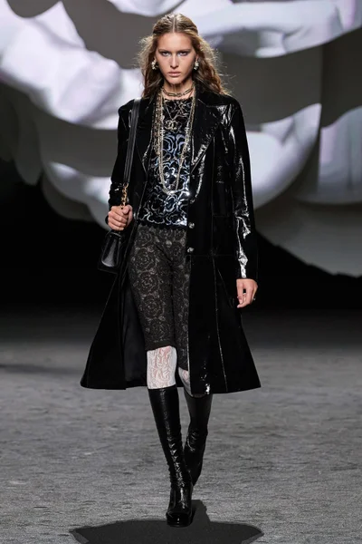 Look 4